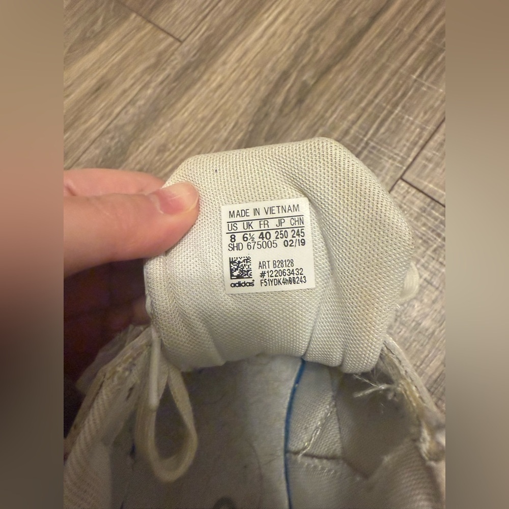 Size 8 - adidas Falcon Grey Ecru Tint - Picture 5 of 5